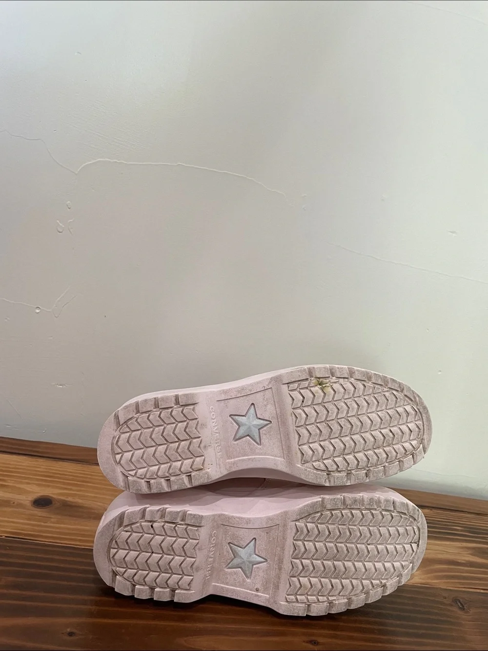 Converse sculpted silhouette